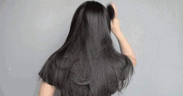 儷真護發(fā)知識：年紀輕輕就長白發(fā)？這樣做對付少年白